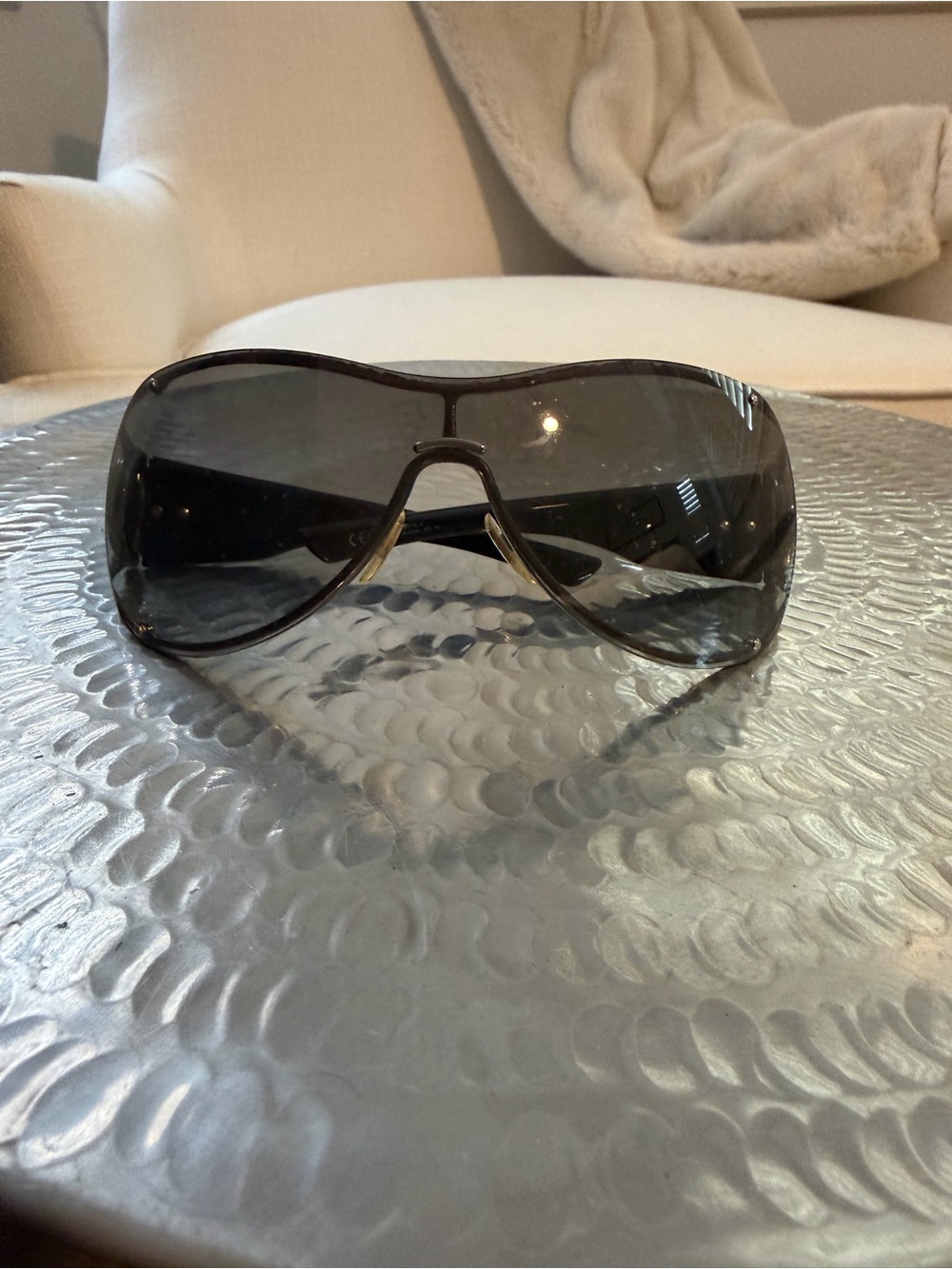 Gucci Y2K Women's Oversized Shield Sunglasses in Dark Gray